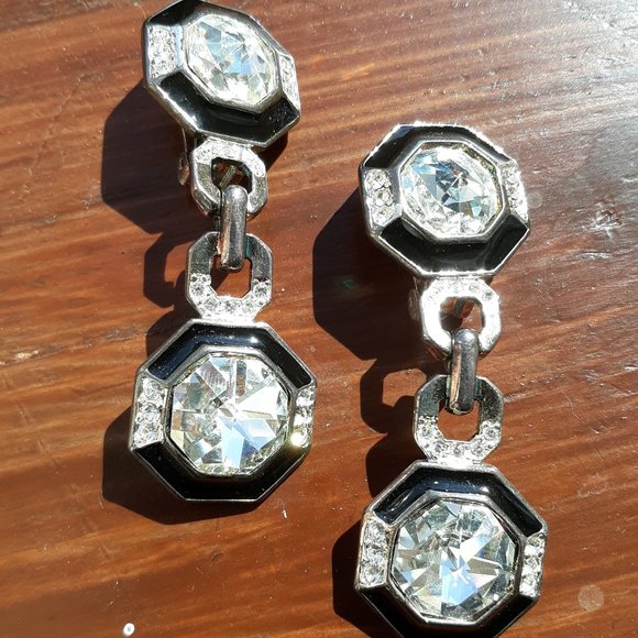 Vintage Cache Black Rhinestone Clip On Earrings - Picture 6 of 6